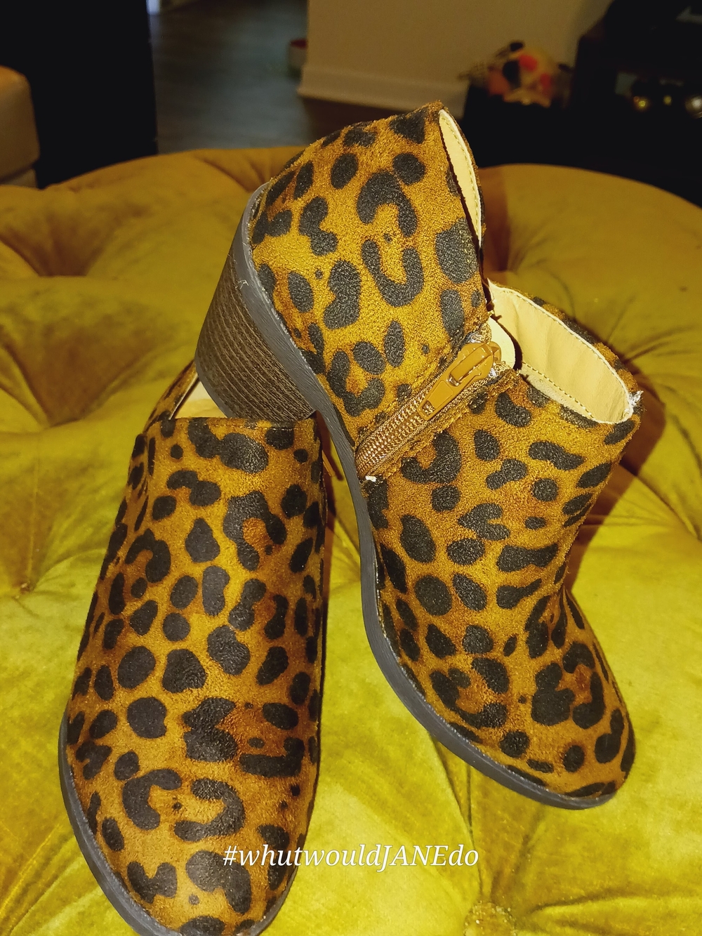 Mata VALENTINA-3 Leopard Print Booties. Sz 5.5 NEW!